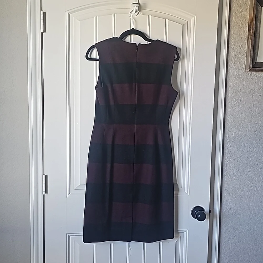 Banana Republic Black and Burgundy Midi Dress - Picture 3 of 3